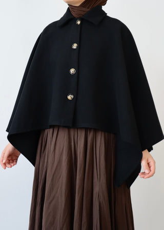 Cape mit Knöpfen | Black