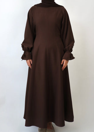 Tailliertes Kleid zum Binden