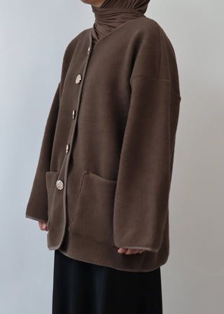 Mantel mit Knöpfen aus Teddyfleece| Brown