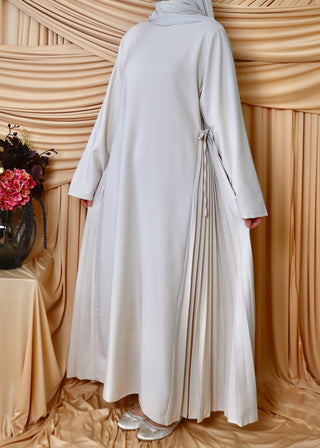 Abaya mit seitlichem Plissee | Beige