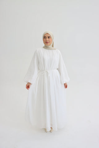 Langes Kleid mit Raffung in Weiß