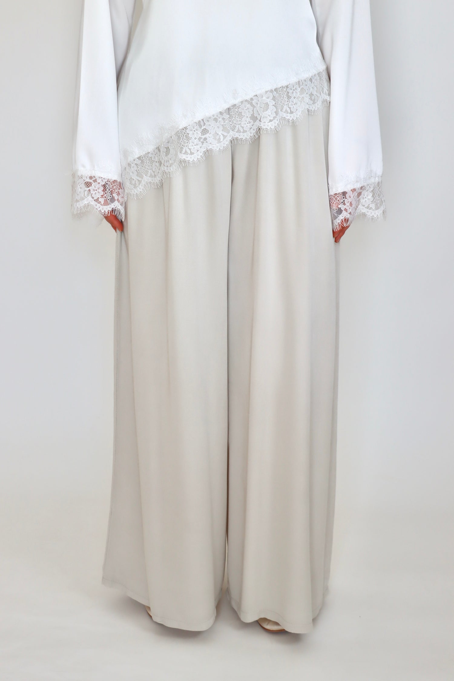 Weite Stoffhose in Beige
