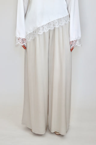 Weite Stoffhose in Beige