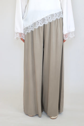Weite Stoffhose in Taupe