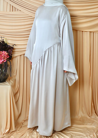 Fließendes Maxikleid mit Volant | Beige
