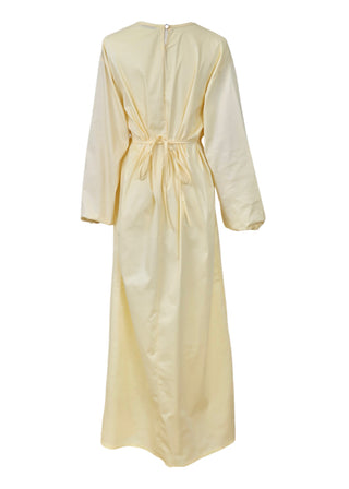 Tailliertes Kleid mit Ballonärmel