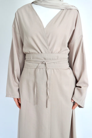 Kimono mit Bindegürtel in Taupe