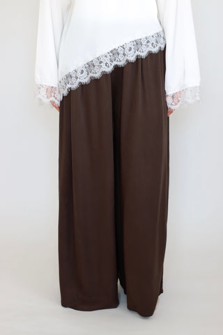 Weite Stoffhose in Braun
