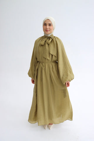 Elegantes Maxikleid mit Schalkragen in Oliv
