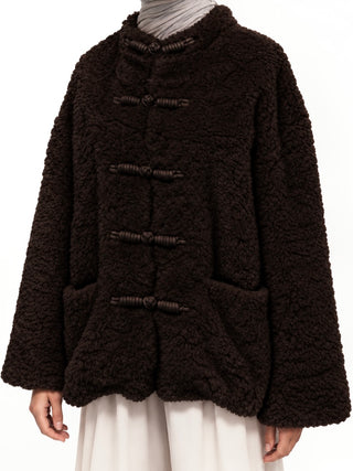 Teddyjacke mit Knebelverschlüssen