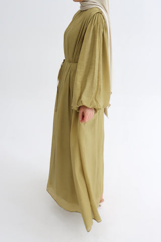 Langes Kleid mit Raffung in Oliv