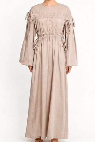 Maxikleid mit Ballonärmeln und Bindedetails | Taupe
