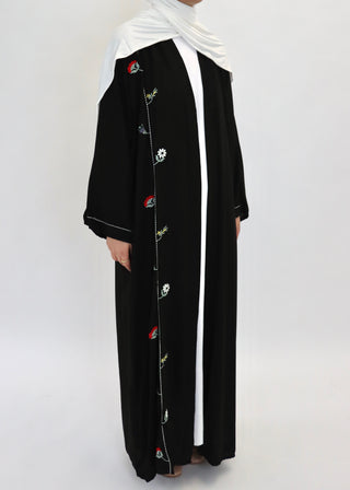 BESTICKTE ABAYA