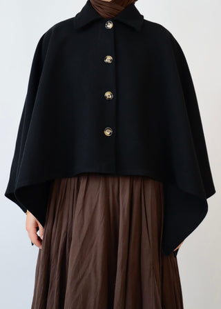 Cape mit Knöpfen | Black