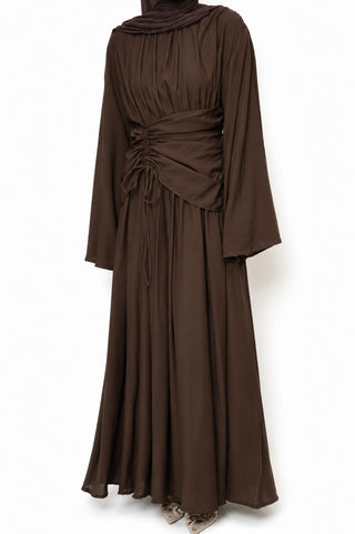 Maxikleid mit Taillenraffung | Braun