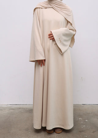 Essential abaya
