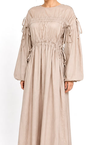 Maxikleid mit Ballonärmeln und Bindedetails | Taupe
