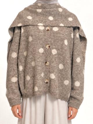 Gepunkteter Strickcardigan mit passendem Schal