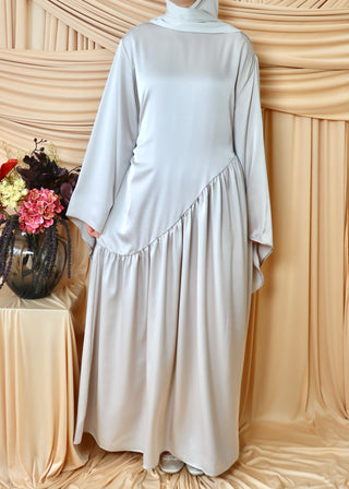 Fließendes Maxikleid mit Volant | Beige