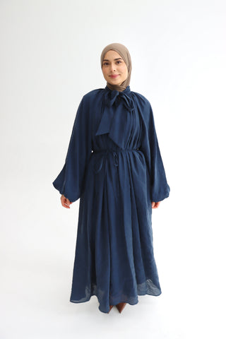 Elegantes Maxikleid mit Schalkragen in Dunkelblau