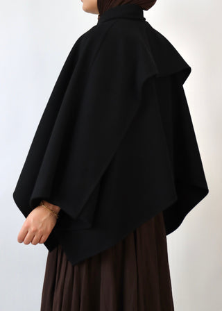 Cape mit Knöpfen | Black