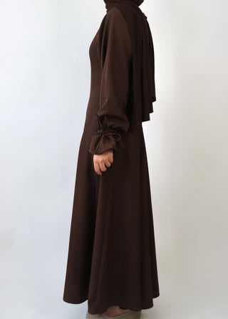 Tailliertes Kleid zum Binden