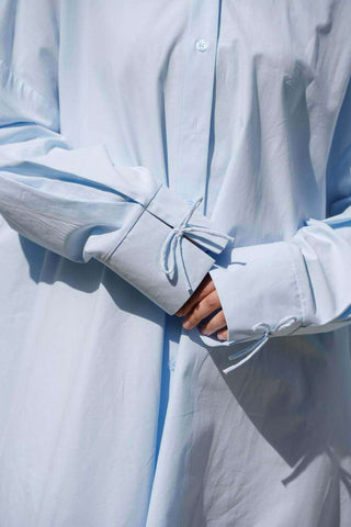Oversize Maxikleid mit Schleifenmanschetten | Blau
